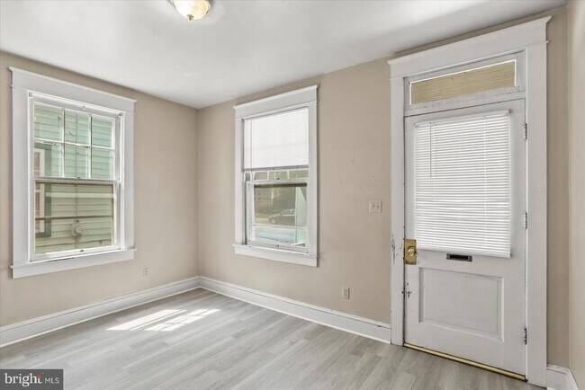 Foto del edificio - 131 Hanover Rd