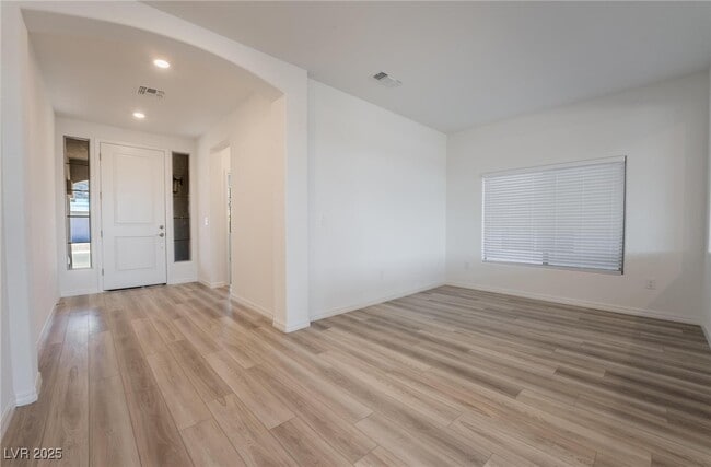 Foto del edificio - 7171 Bold Rock Ave