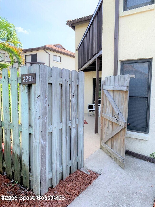 Foto del edificio - 3291 River Villa Way