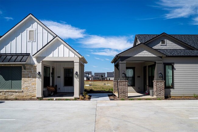 Foto del edificio - 15007 Gardenberry Ln