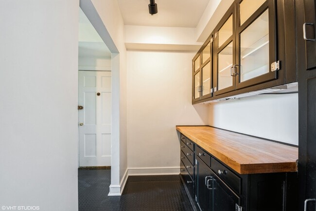 Building Photo - 4300 N Marine Dr