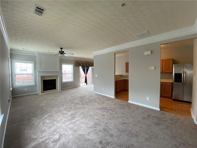 Building Photo - 500 Blossom Way