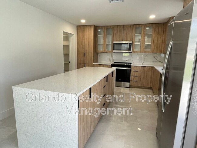 Building Photo - 6201 Chorus Dr