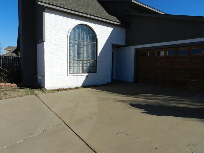 Building Photo - 5002 SE 47th St