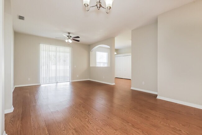 Foto del edificio - 10639 Eveningwood Ct