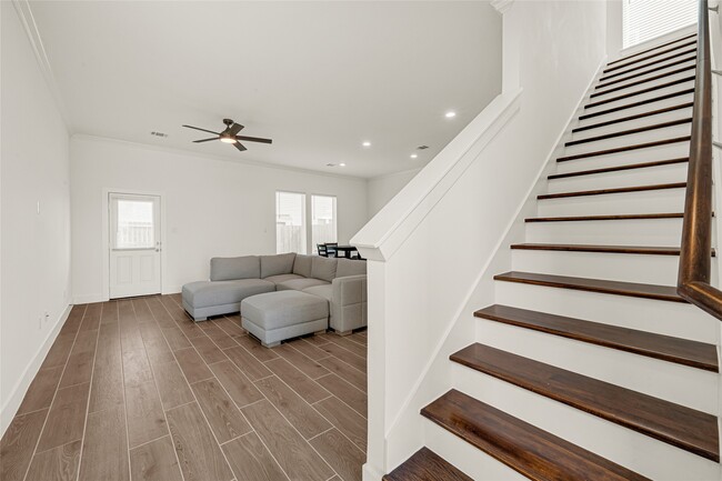 Building Photo - 6405 Leopold Star Ln