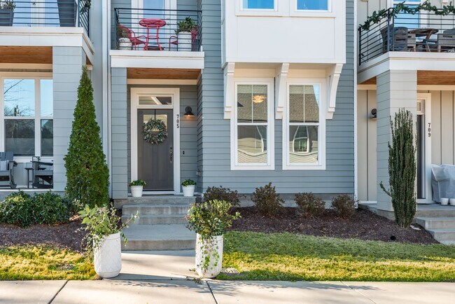 Building Photo - Gorgeous 3 level modern farmhouse townhome...