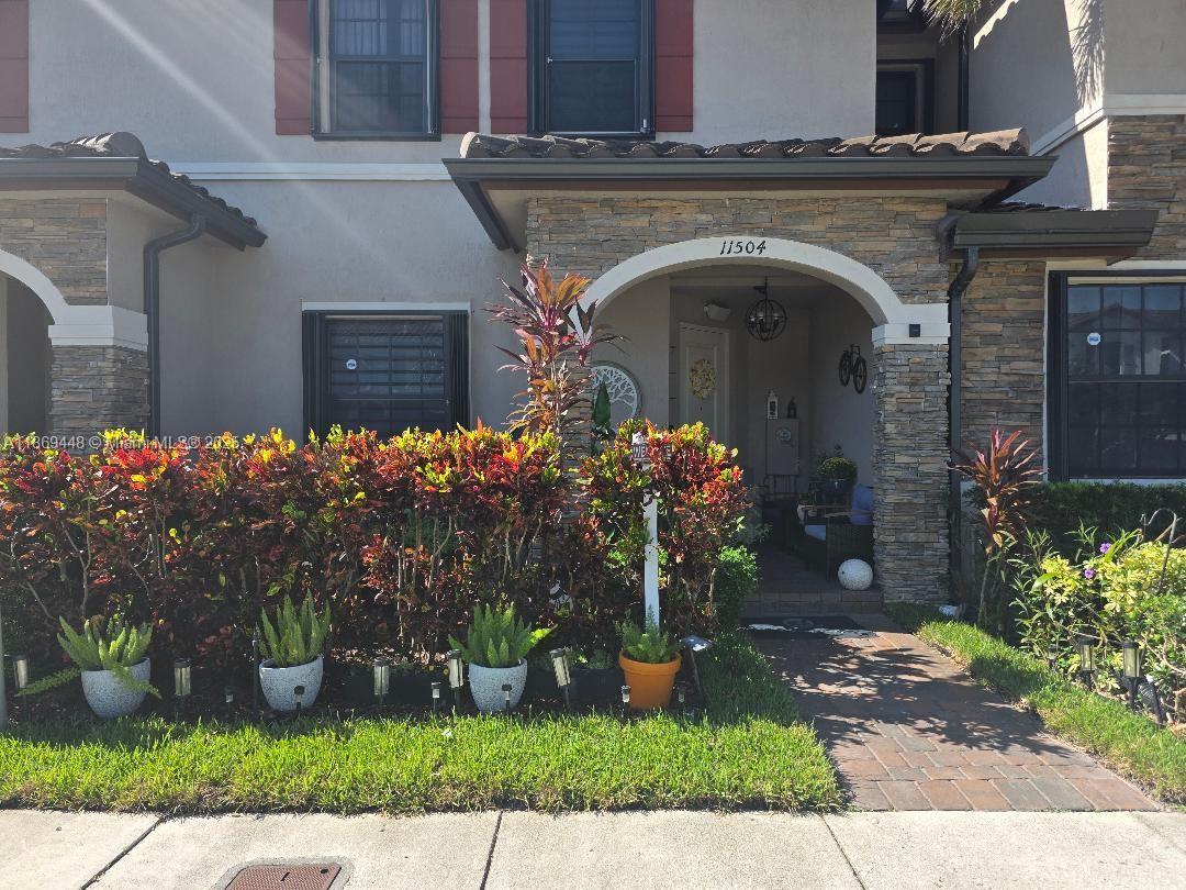 Primary Photo - 11504 SW 250th St