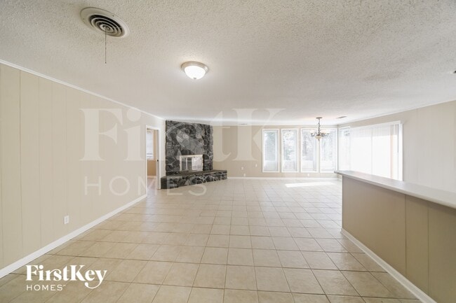 Building Photo - 6116 Ivanhoe Rd