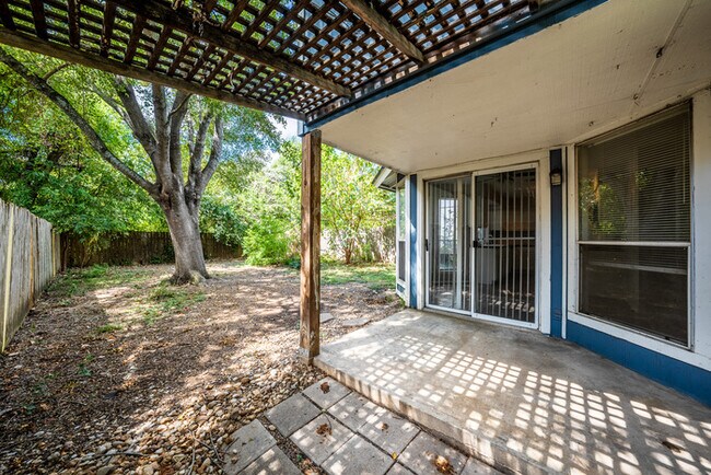 Building Photo - 12216 Tyson Cove