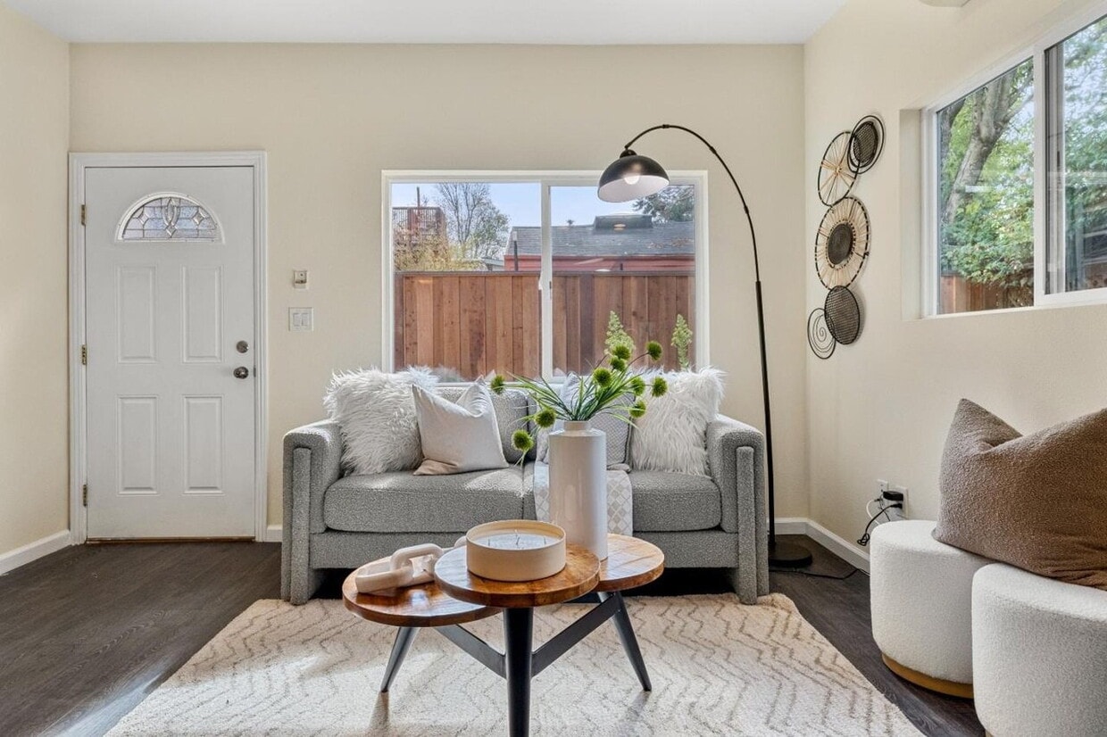 Primary Photo - Prime 1-bedroom, 1-bath Apartment