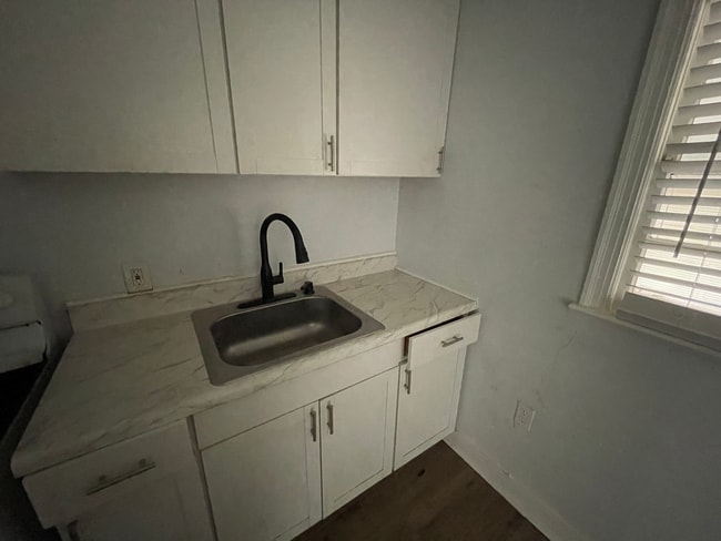 Photo - 1019 Combs St House