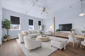 Building Photo - 23 W Main St