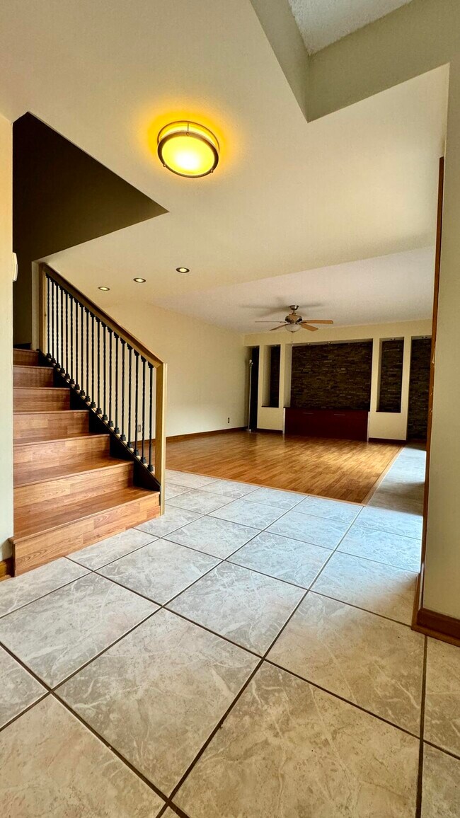 Building Photo - 4043 Palm Bay Cir
