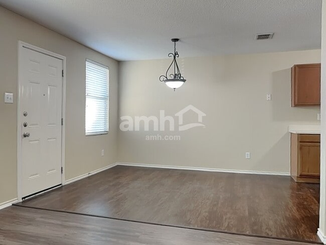 Foto del edificio - 3041 Dusty Ridge Dr