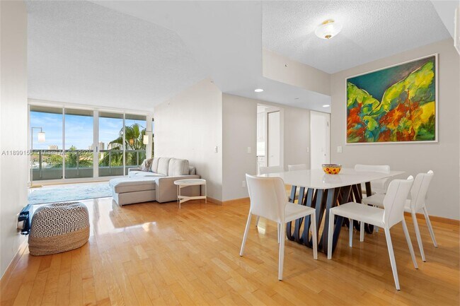 Foto del edificio - 21205 Yacht Club Dr
