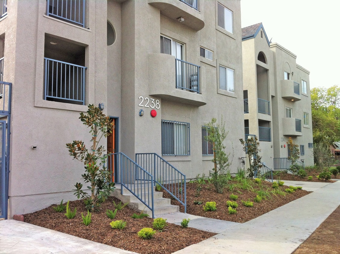 Primary Photo - 2238 Las Colinas Ave