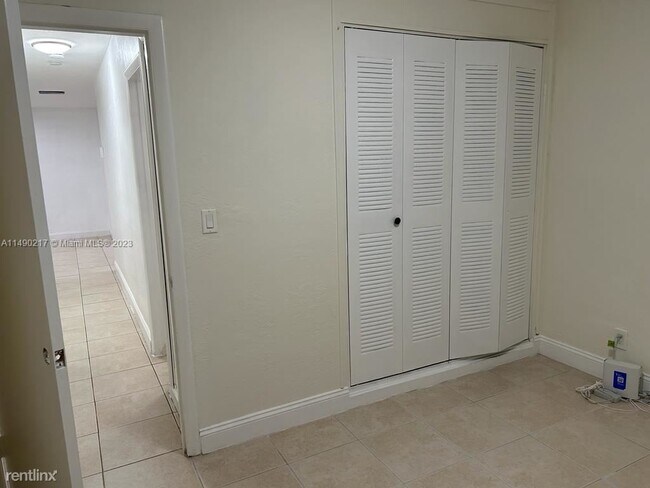 Foto del edificio - 3 br, 1 bath House - 22365 SW 112th Pl # M...