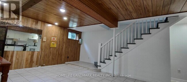 Building Photo - 100 Kingslake Rd