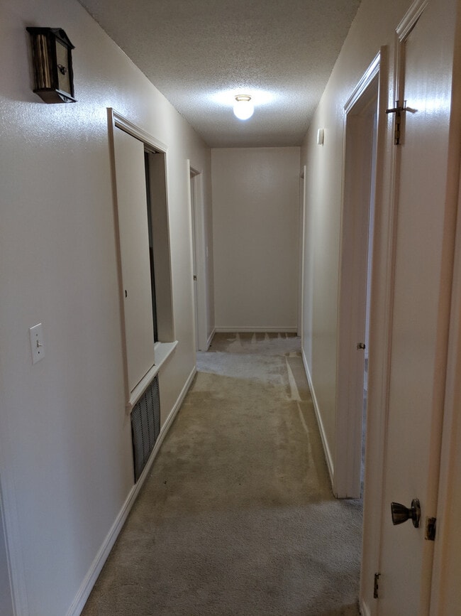 Building Photo - View Lake Dardanelle from Your Back Deck