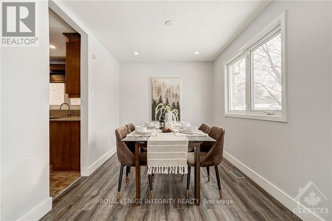 Building Photo - 2636 Hickson Crescent