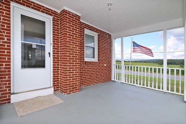 Foto del edificio - Fredericksburg 3 bedroom w 2 car garage