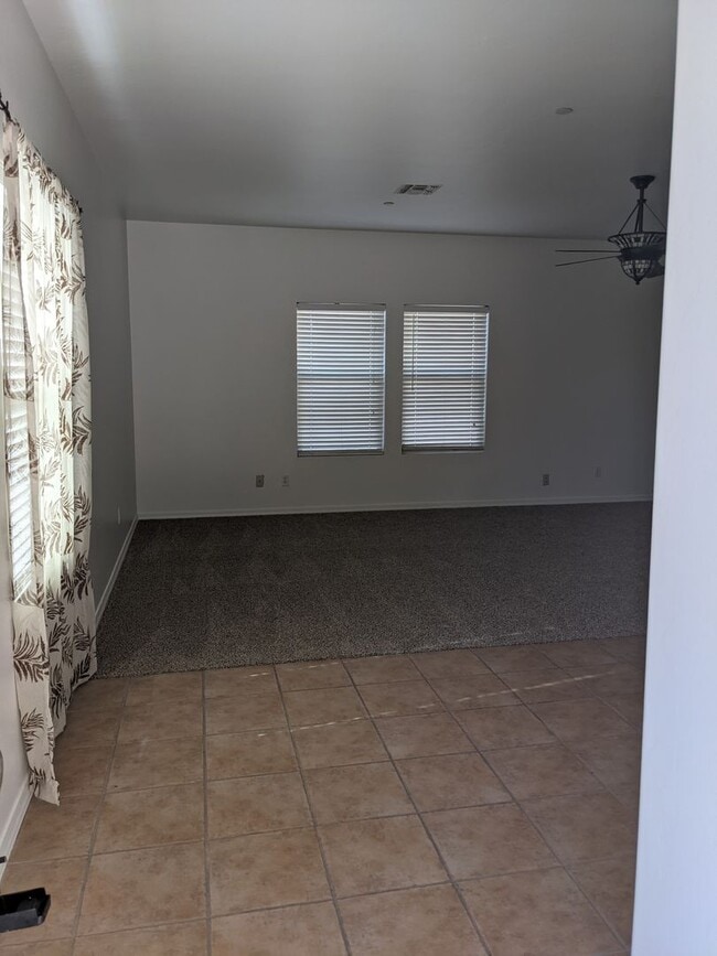 Building Photo - 4 Bedroom and 2.5 Bath Rental