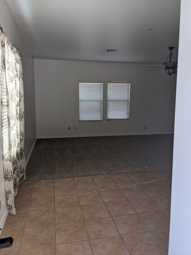 Foto del edificio - 4 Bedroom and 2.5 Bath Rental