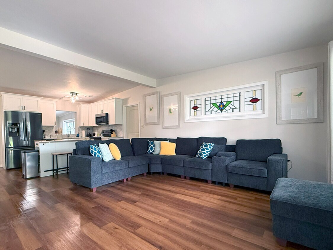 Foto principal - 904 15th St NE