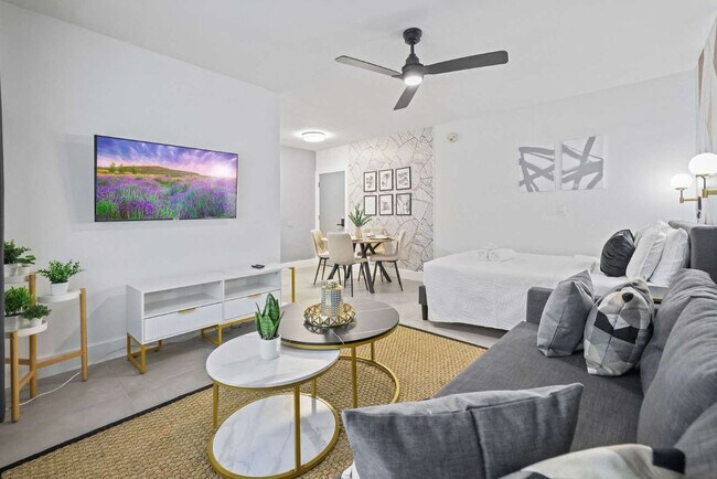 Foto del edificio - 7340 Harding Ave