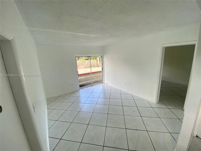 Building Photo - 1825 SW 67th Ave