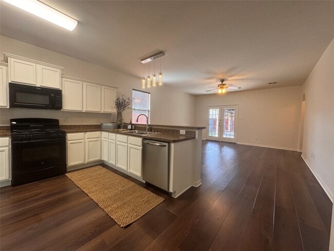 Building Photo - 302 Broken Pine Ct