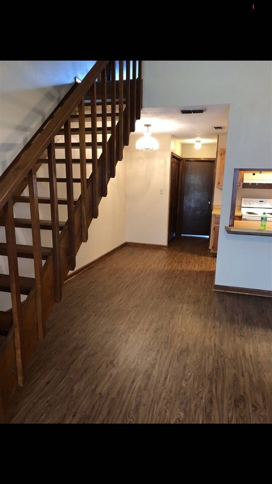 Foto del edificio - 343 Whetherbine Way E