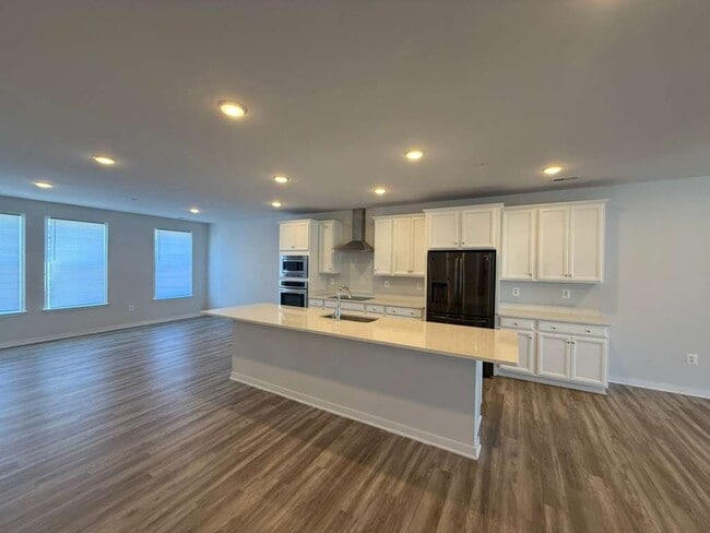 Building Photo - 5912 Whitehurst Ln