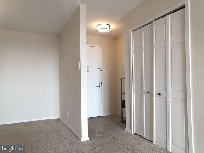 Building Photo - 5101 River Rd