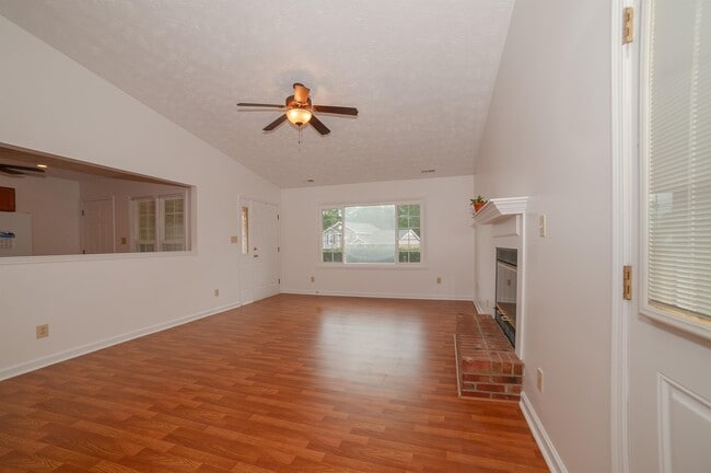 Building Photo - 6440 Brookshire St