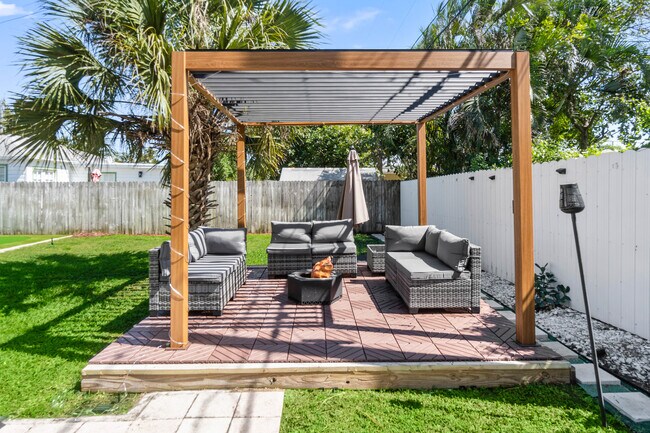 Foto del edificio - 814 Franklin Rd