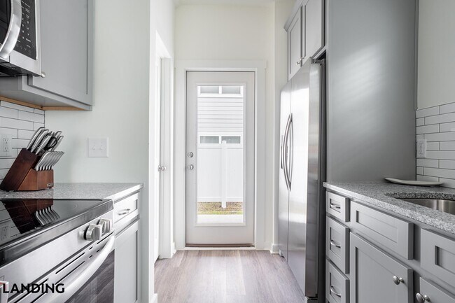 Foto del edificio - 3164 Mulberry Blvd