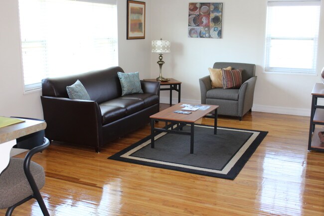 Foto del edificio - Collegiate Village