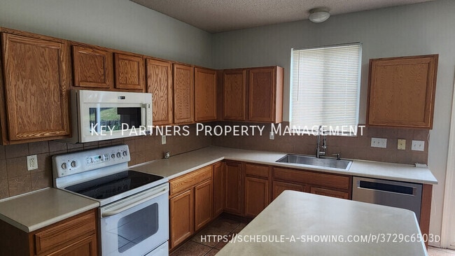Building Photo - 7828 N Lister Ave