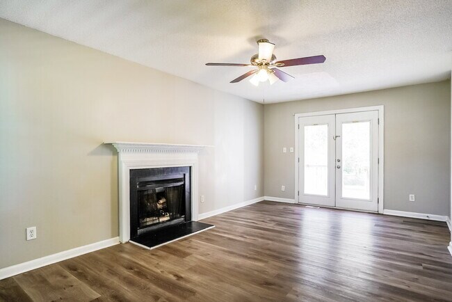 Foto del edificio - 4912 Matlock Ct