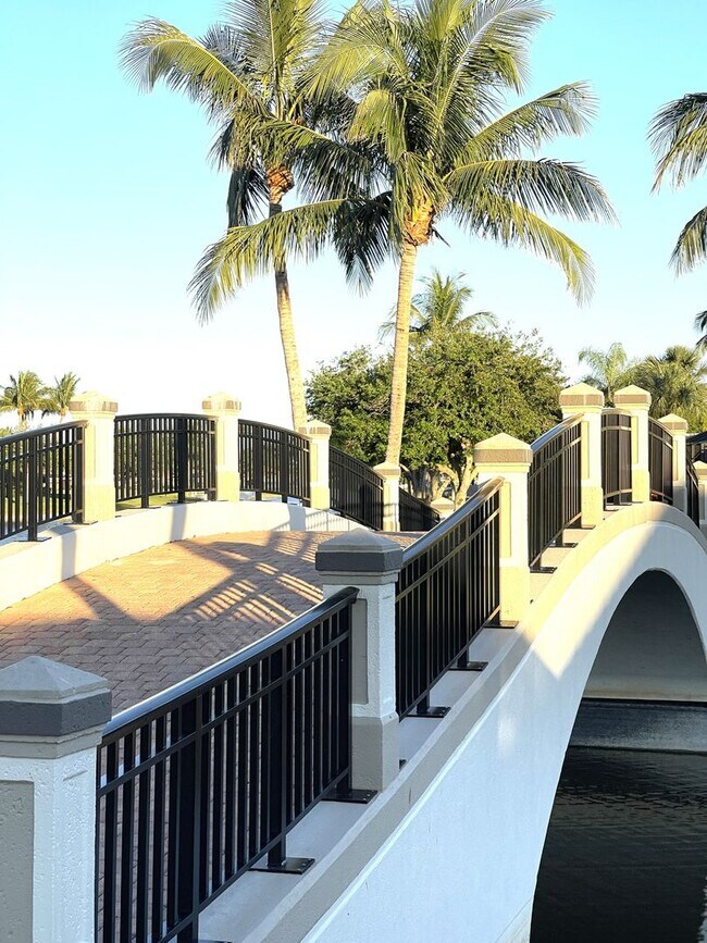 Foto del edificio - Lakeside Luxury Living in Island Walk – 3B...