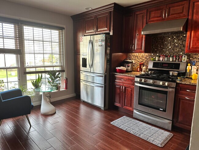 Foto del edificio - 4506 Stonehedge Rd