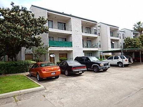 Primary Photo - 2820 S Bartell Dr