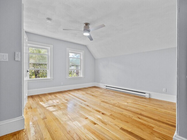 Foto del edificio - Renovated 5 bed 2 bath in Somerville.....