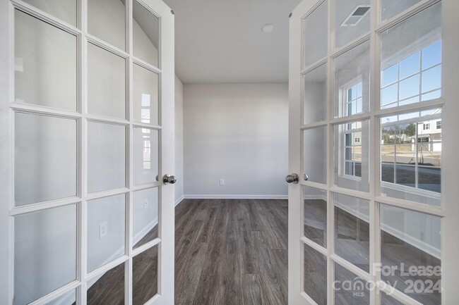 Foto del edificio - 12833 Canton Side Ave