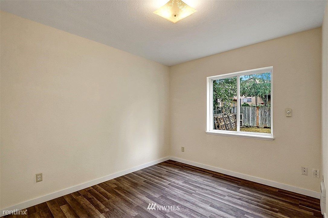 Building Photo - 3 br, 2 bath House - 1014 S Director St