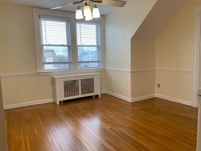 Building Photo - 361 Savin Ave