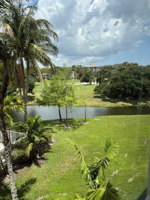Foto del edificio - 3500 Oaks Clubhouse Dr