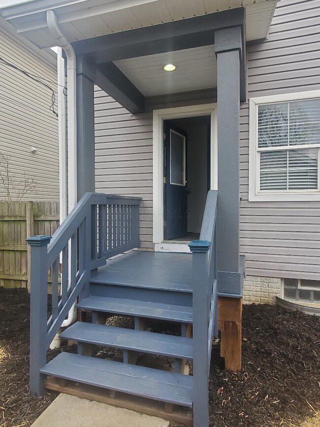 Building Photo - 254 N 21st St